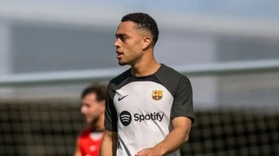 El club que quiere sacar a Dest del FC Barcelona