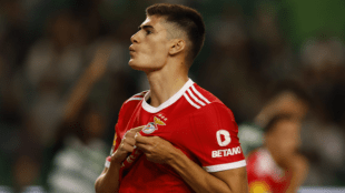 El Manchester United sigue de cerca la evolución de Antonio Silva