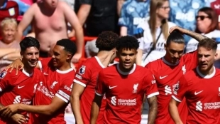 El Liverpool se fija en uno de los centrales de moda en Europa