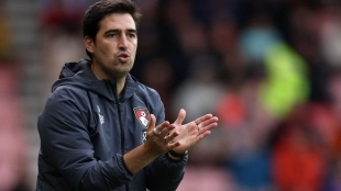 Andoni Iraola tiene pie y medio fuera del Bournemouth 