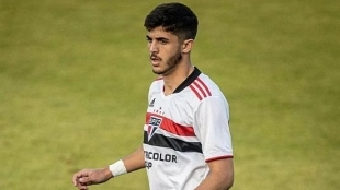 Pelea entre seis equipos europeos por Lucas Beraldo