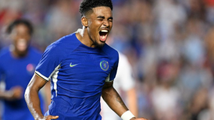 Ian Maatsen, el tapado del FC Barcelona para el lateral izquierdo