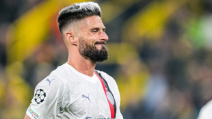 El AC Milan le abre la puerta de salida a Olivier Giroud