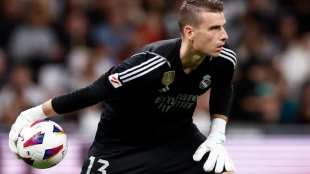 El equipo de LaLiga que quiere fichar a Lunin, descarte del Real Madrid