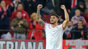 Isaac Romero pone en jaque al Sevilla con su renovación