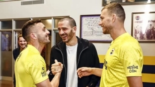 Bonucci, con Dzeko en el Fenerbahce. 