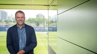 La prioridad de Flick para el mediocampo del Barcelona