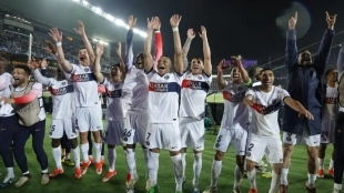 Los jugadores del PSG celebran una victoria lograda en la pasada temporada