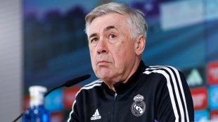 Carlo Ancelotti, coach of Real Madrid, must decide what to do with Nico Paz.