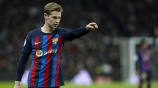 Manchester United has made an offer to Barcelona for Frenkie De Jong / Sport
