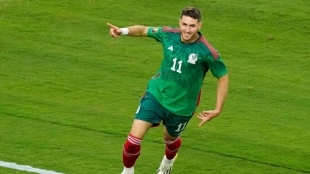 Santi Gimenez, delantero mexicano del Feyenoord que podría recalar en un club de la Premier League