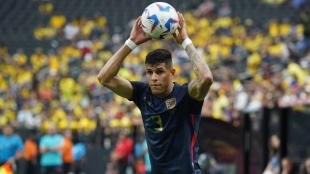 Bayer Leverkusen sets the price for Hincapié: 3 clubs want to sign him