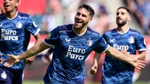 Santiago Giménez, delantero del Feyenoord que apunta a la Premier League
