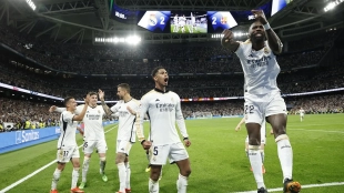 Los jugadores del Real Madrid celebran un gol