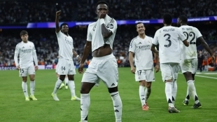 Vinicius celebra uno de los goles del Real Madrid ante el Borussia Dortmund
