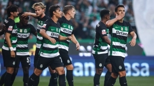 Los jugadores del Sporting de Portugal celebran un gol