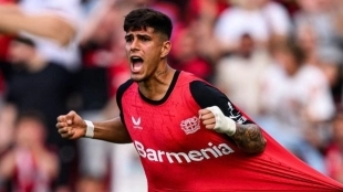 The Premier League is back on the hunt for Piero Hincapié!