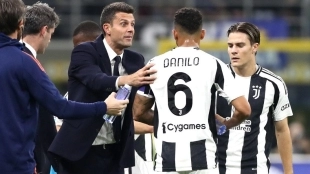 Juventus from Turin has set sights on a Premier League center-back.