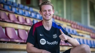 Barcelona makes De Jong's future very clear / Succession