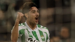El Betis recibe una oferta de la Premier League por Johnny Cardoso