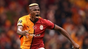 El Manchester United quiere ofrecer a un crack para fichar a Osimhen