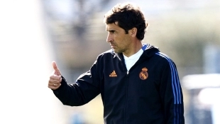 Las ofertas que no convencen a Raúl para irse del Real Madrid