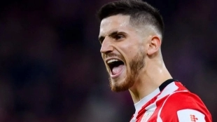 El Manchester United se lanza por el fichaje de Oihan Sancet