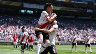 Los jugadores de River Plate celebran un gol