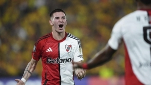 Los jugadores de River Plate celebran un gol