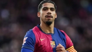 El Barcelona abre la puerta de salida a Araujo: Este es su precio