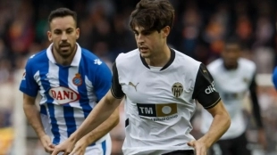 Javi Guerra moves from Valencia and enters the market