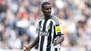 Isak playing a match in the Premier League