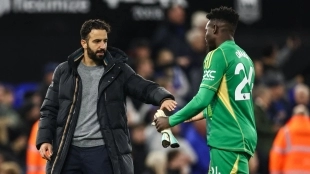 Ruben Amorim greeting Onana