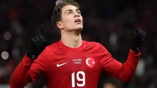 El Manchester United toma ventaja en la carrera por Kenan Yildiz