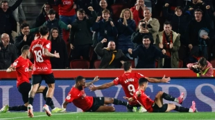 The Mallorca players celebrate a goal.