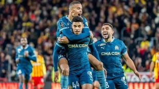 Los jugadores del Olympique de Marsella celebran un gol