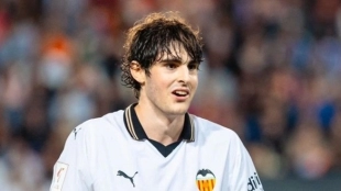 Javi Guerra has offers to leave Valencia / Relay