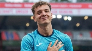 Bayern Munich speeds up signing Fisnik Asllani