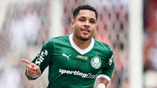 <p>Palmeiras expects offers of 50 million for Vitor Roque.</p>