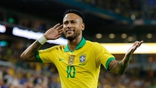 Neymar celebra un gol anotado con la selección de Brasil