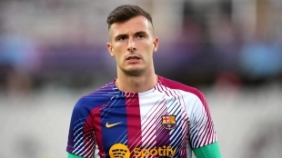 Iñaki Peña during a warm-up with Barcelona