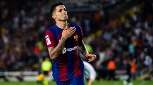 Joao Cancelo celebra un gol anotado con el Barcelona
