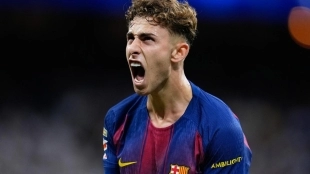 Fermín López celebrates a goal scored with Barcelona