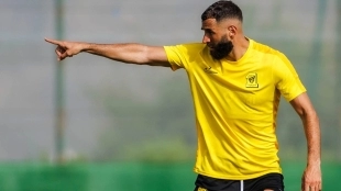 Karim Benzema durante un entrenamiento con el Al Ittihad