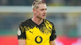 Julian Ryerson, right-back of Borussia Dortmund