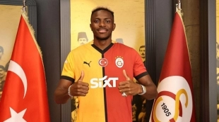 Victor Osimhen durante su presentación con el Galatasaray