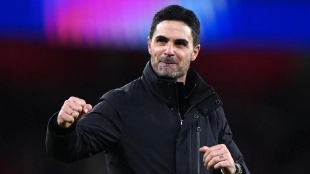 Arsenal is looking for a right-back: 2 candidates in sight.