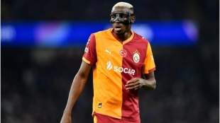 Victor Osimhen durante un partido con el Galatasaray