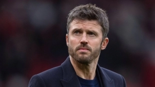 Manchester United is preparing €100M to close two signings.