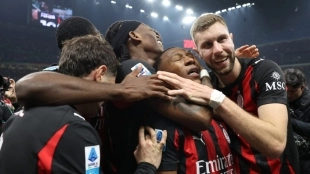 Los jugadores del Milan celebran un gol
